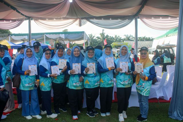 KETUA DWP UP SEKRETARIAT DPRD ASAHAN MENGIKUTI ACARA PENUTUPAN JAMBORE POSYANDU KE-12 TAHUN 2025